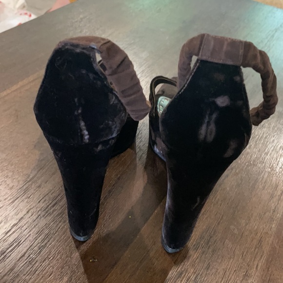 YSL Velvet Wedge Shoe Chocolate - Picture 2 of 4